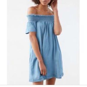 ALICE & UO
Women's Hermione Off-the-shoulder Dress